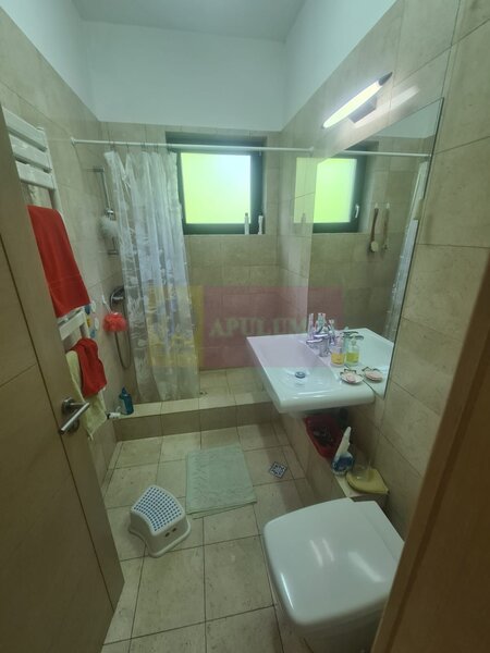 Vila de vanzare cu 6 camere in Cornu (teren 6.600 mp)